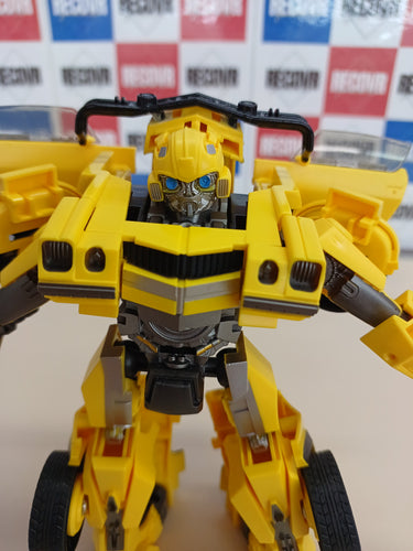 Transformers Bumblebee Studio Series 100 – Figura de Acción 4.5”